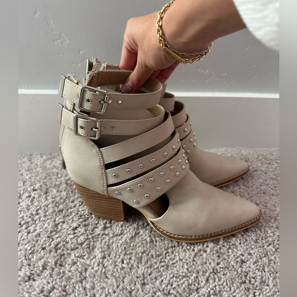 BEAST FASHION Beige Ankle Boots with Buckle Straps